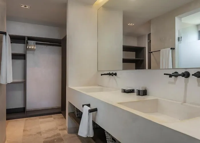 Apartment 3br Beachfront With Private Rooftop At Tankah Bay *