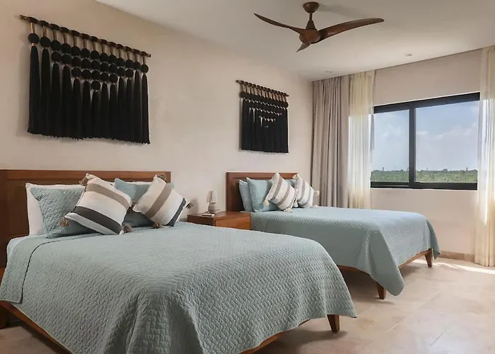 3br Beachfront With Private Rooftop At Tankah Bay