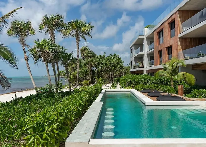 3br Beachfront With Private Rooftop At Tankah Bay